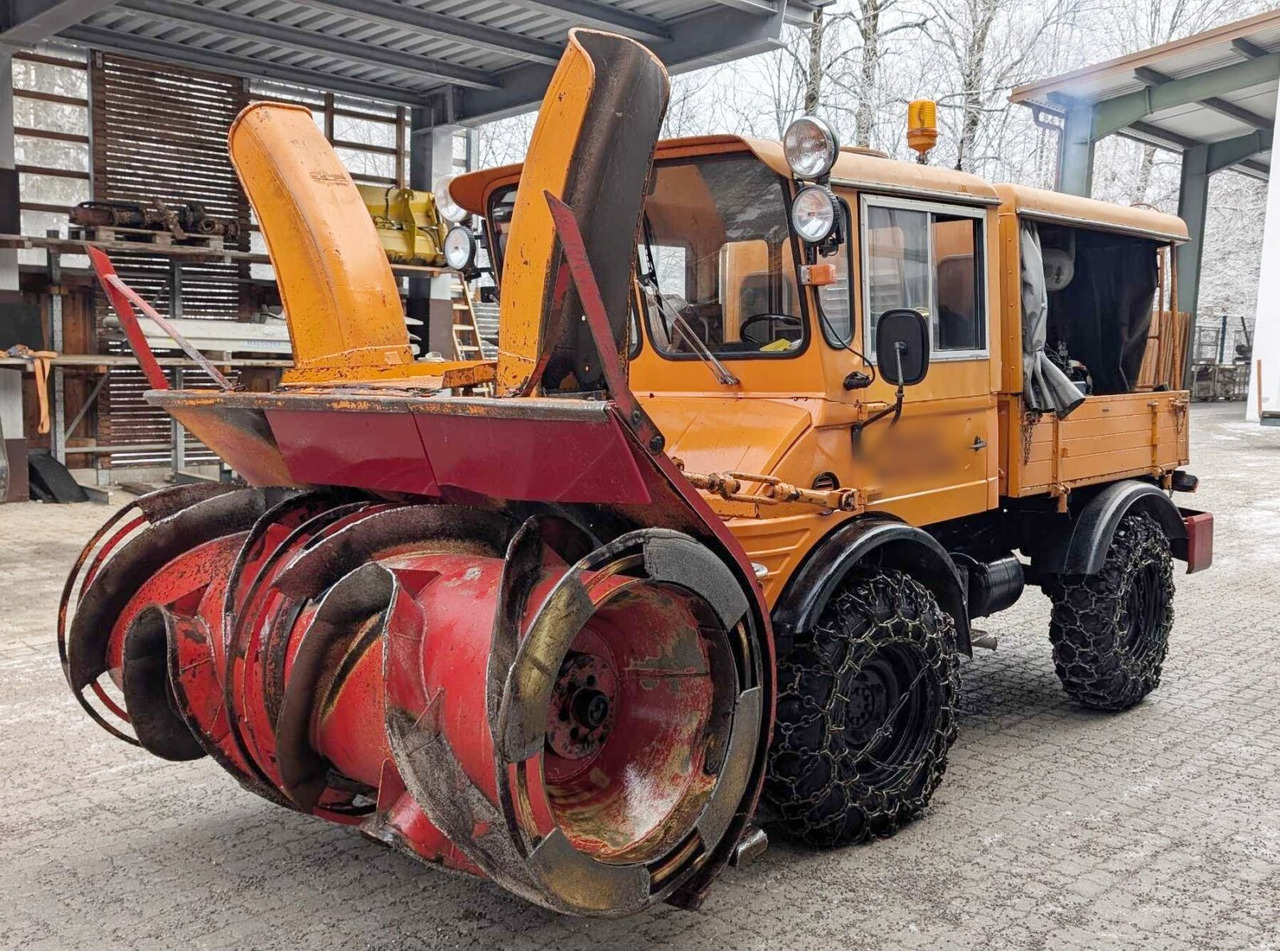 Unimog U52 411 4x4 Schneefräse U52 411 4x4, Schmidt Schneefräse mit Separatmotor - Furgoneta: foto 1 Unimog U52 411 4x4 Schneefräse U52 411 4x4, Schmidt Schneefräse mit Separatmotor - Furgoneta: foto 1
