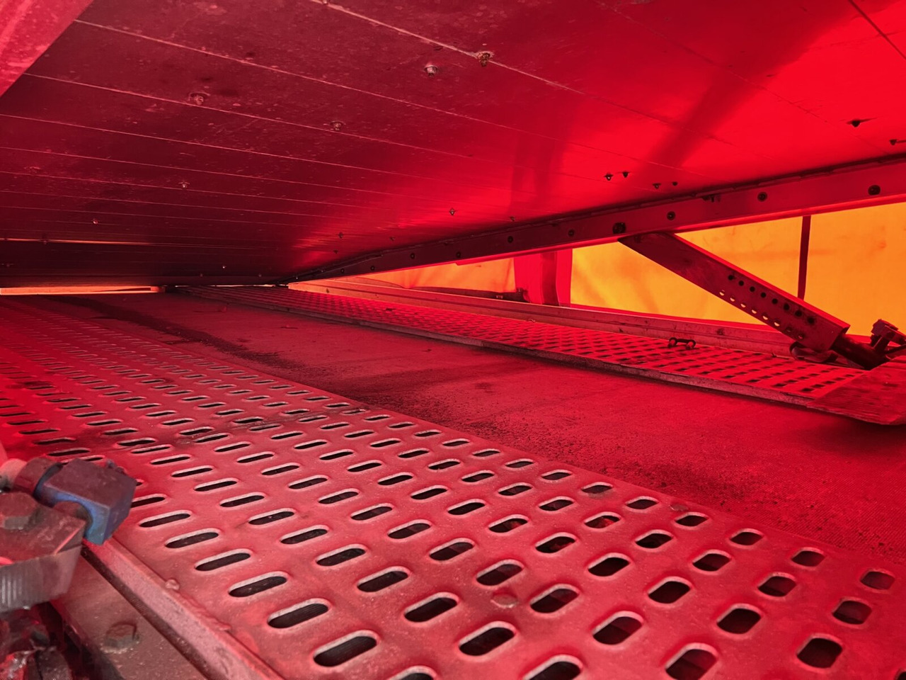 Remolque portavehículos H10 Autotransportanhänger FGS, H10 Autotransportanhänger, Durchladesystem, Liftplateau, Funk, 57 cbm: foto 12 Remolque portavehículos H10 Autotransportanhänger FGS, H10 Autotransportanhänger, Durchladesystem, Liftplateau, Funk, 57 cbm: foto 12