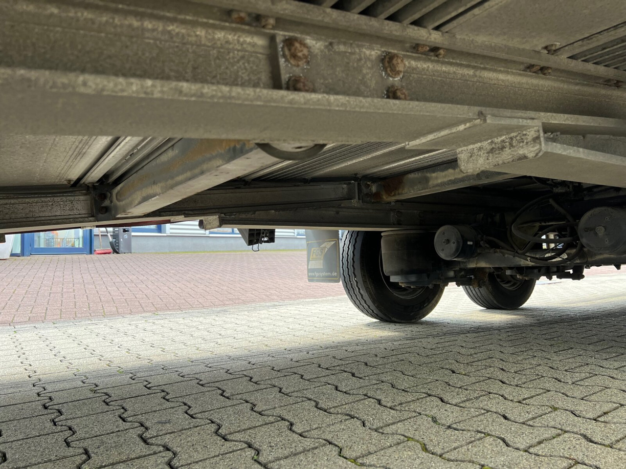 Remolque portavehículos H10 Autotransportanhänger FGS, H10 Autotransportanhänger, Durchladesystem, Liftplateau, Funk, 57 cbm: foto 13 Remolque portavehículos H10 Autotransportanhänger FGS, H10 Autotransportanhänger, Durchladesystem, Liftplateau, Funk, 57 cbm: foto 13