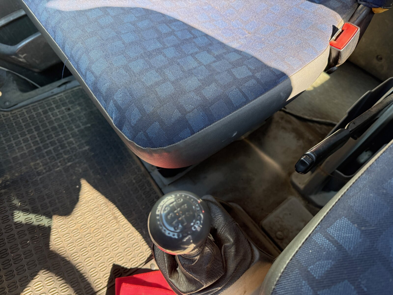 Iveco Daily 65C15D 4x2 Doka Daily 65C15D 4x2 Doka, Grüne Plakette, City-Abroller - Camión multibasculante: foto 4 Iveco Daily 65C15D 4x2 Doka Daily 65C15D 4x2 Doka, Grüne Plakette, City-Abroller - Camión multibasculante: foto 4