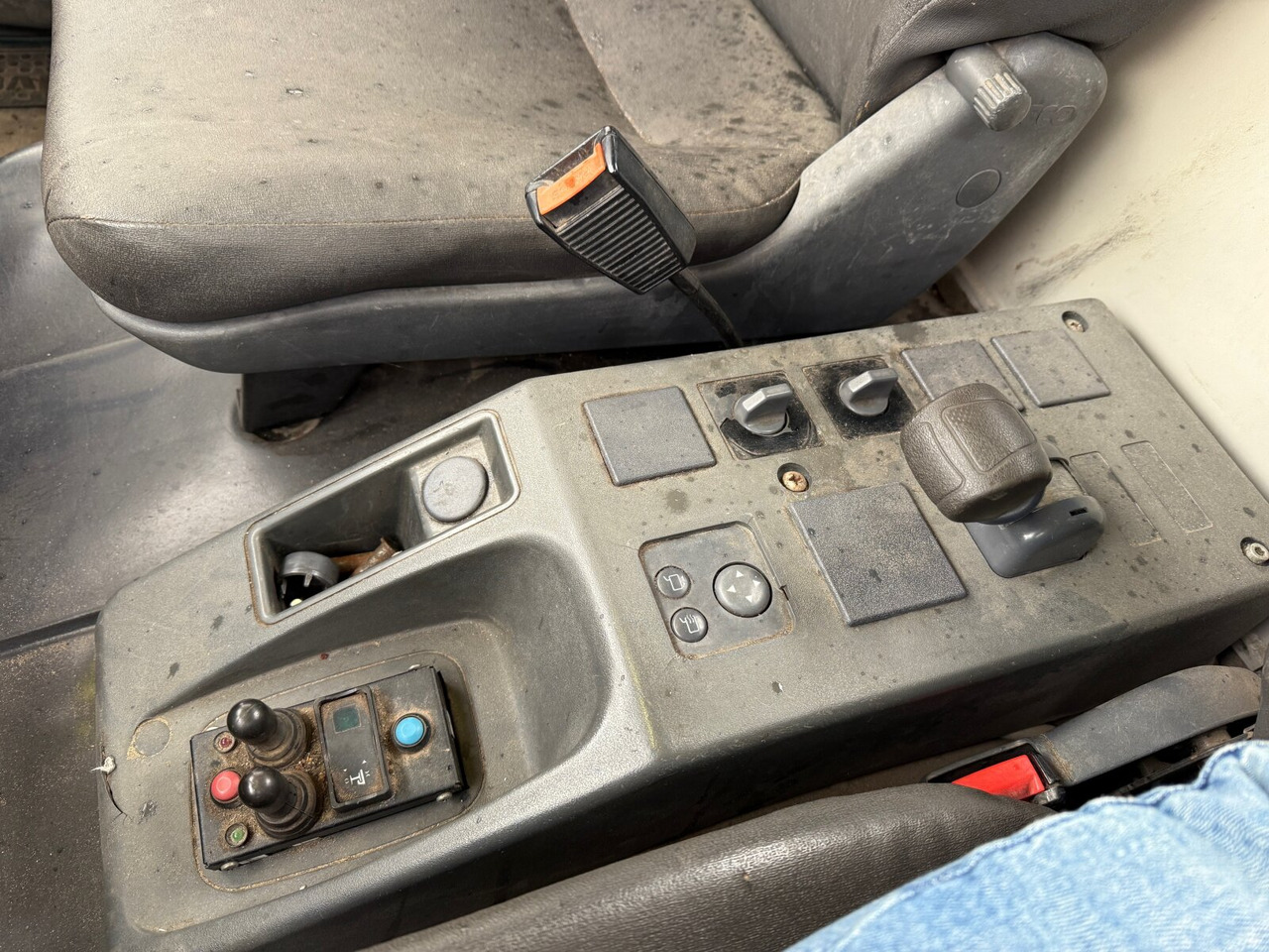 Iveco ML80E18/P 4x2 ML80E18/P 4x2, City-Abroller - Camión multibasculante: foto 4 Iveco ML80E18/P 4x2 ML80E18/P 4x2, City-Abroller - Camión multibasculante: foto 4