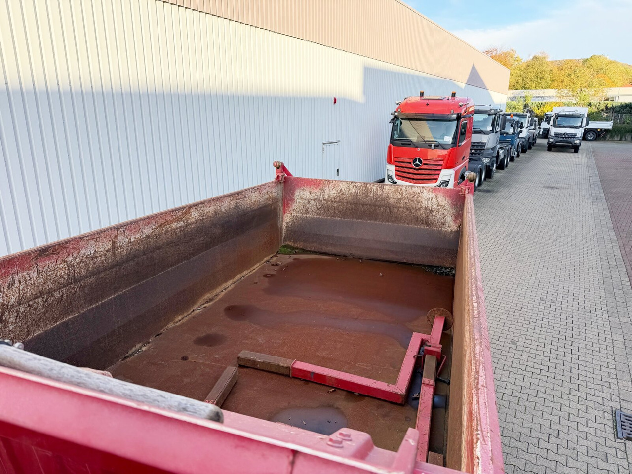 MAN TGA 26.480 6X6H BL TGA 26.480 6X6H BL, HydroDrive, Intarder, Wechselsystem (Sattelplatte) - Camión volquete: foto 2 MAN TGA 26.480 6X6H BL TGA 26.480 6X6H BL, HydroDrive, Intarder, Wechselsystem (Sattelplatte) - Camión volquete: foto 2