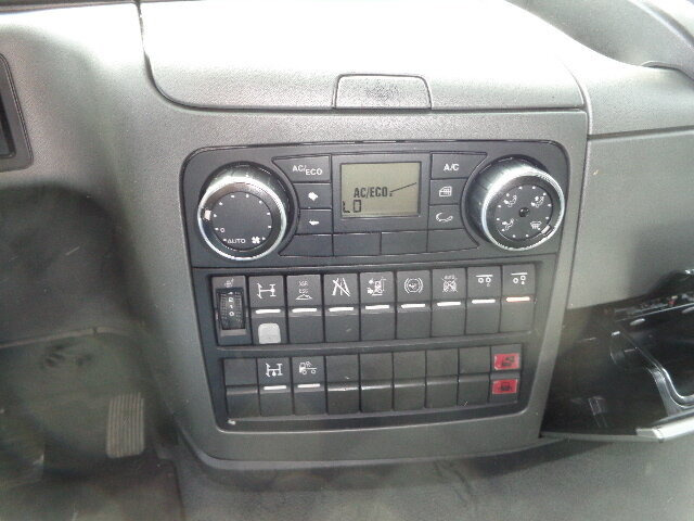 Camión grúa, Camión caja abierta MAN TGM 26.340 6x2-4 LL TGM 26.340 6x2-4 LL,Lenk-Liftachse, Heckkran, Palfinger PK 11.001, faltbar,: foto 11 Camión grúa, Camión caja abierta MAN TGM 26.340 6x2-4 LL TGM 26.340 6x2-4 LL,Lenk-Liftachse, Heckkran, Palfinger PK 11.001, faltbar,: foto 11