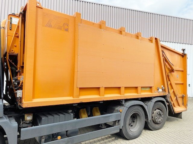 MAN TGS 26.320 6x2-4 BL TGS 26.320 6x2-4 BL, Lenkachse, Haller X2, Zöller-Schüttung - Camión de basura: foto 2 MAN TGS 26.320 6x2-4 BL TGS 26.320 6x2-4 BL, Lenkachse, Haller X2, Zöller-Schüttung - Camión de basura: foto 2
