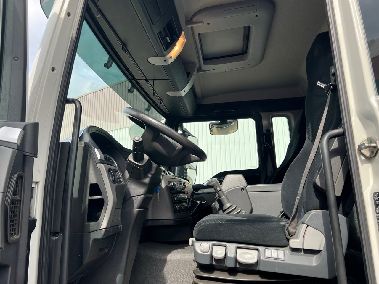 MAN TGS 26.360/400 6x2-4 BL TGS 26.360/400 6x2-4 BL, Lenk-/Lift, Kran Atlas AK 206.3E A5, Funk - Camión grúa, Camión caja abierta: foto 2 MAN TGS 26.360/400 6x2-4 BL TGS 26.360/400 6x2-4 BL, Lenk-/Lift, Kran Atlas AK 206.3E A5, Funk - Camión grúa, Camión caja abierta: foto 2