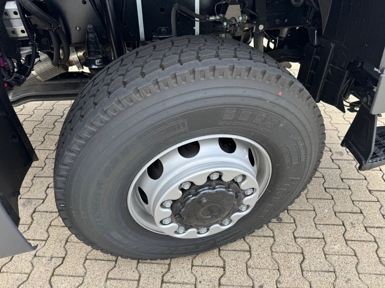 Camión chasis nuevo MAN TGS 33.480 6x6 BB CH TGS 33.480 6x6 BB CH, Hohe Bauart, Nebenantrieb: foto 6 Camión chasis nuevo MAN TGS 33.480 6x6 BB CH TGS 33.480 6x6 BB CH, Hohe Bauart, Nebenantrieb: foto 6