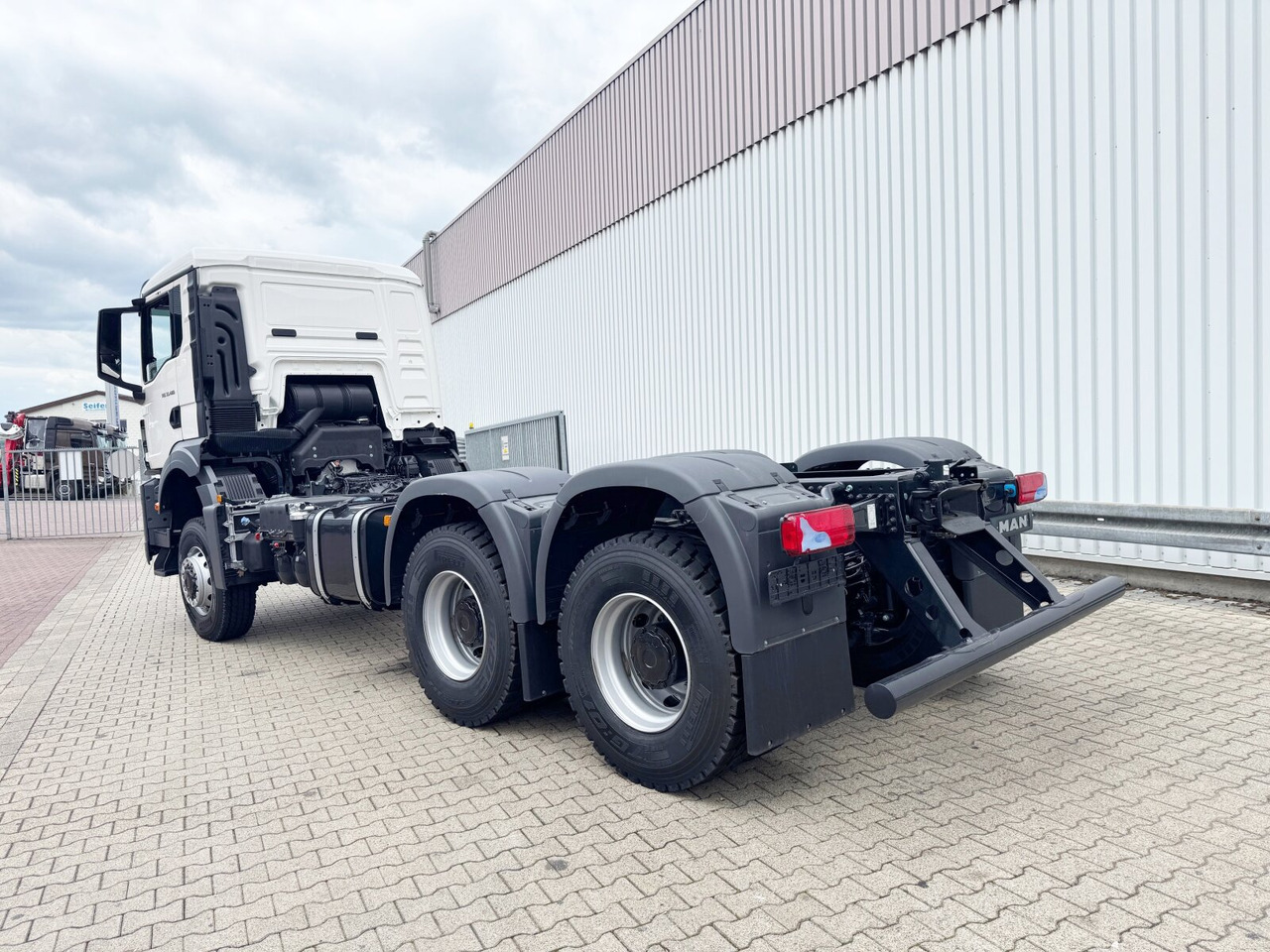 Camión chasis nuevo MAN TGS 33.480 6x6 BB CH TGS 33.480 6x6 BB CH, Hohe Bauart, Nebenantrieb: foto 12 Camión chasis nuevo MAN TGS 33.480 6x6 BB CH TGS 33.480 6x6 BB CH, Hohe Bauart, Nebenantrieb: foto 12