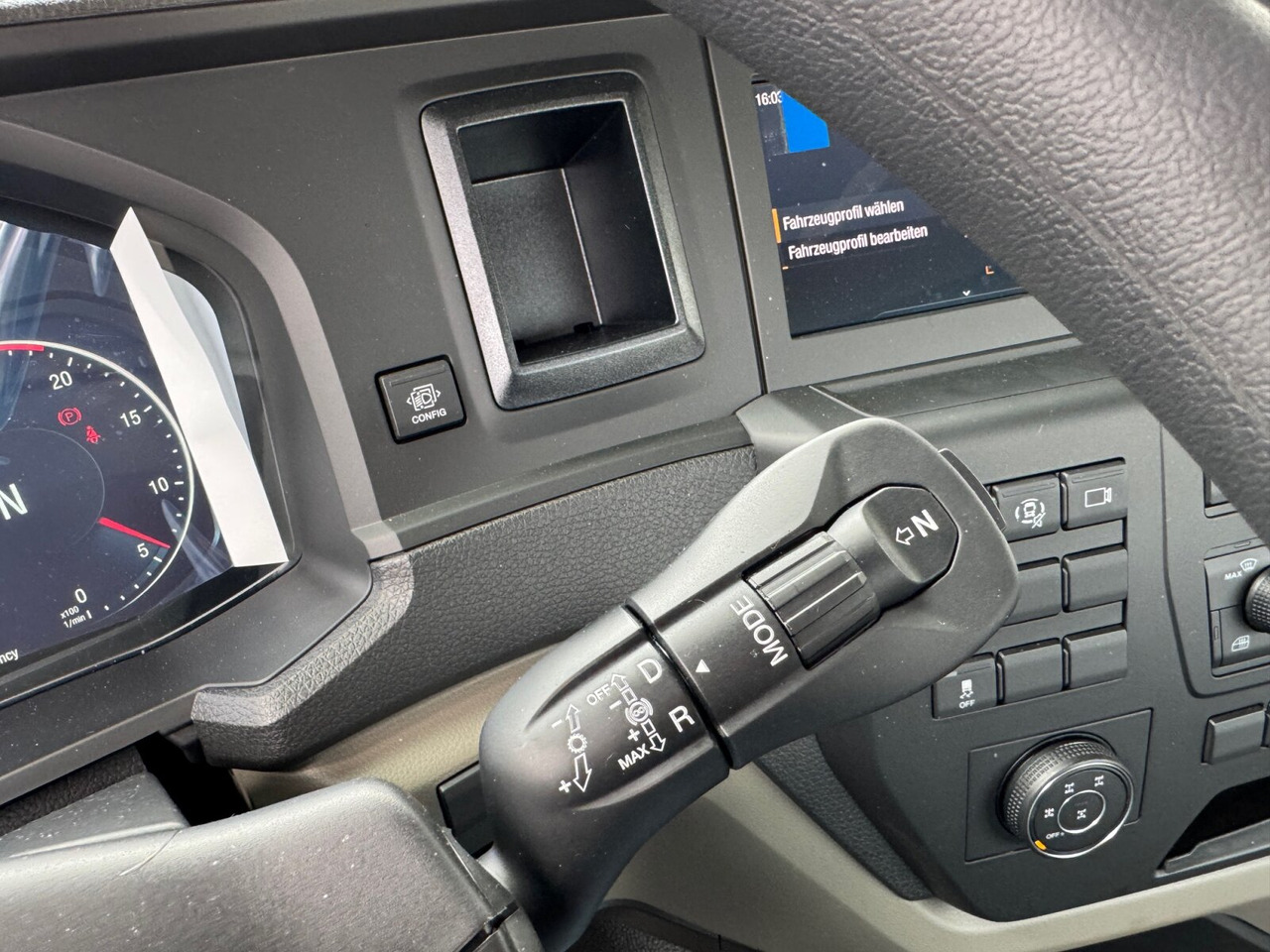 MAN TGS 35.480 8x8 BB CH TGS 35.480 8x8 BB CH, Hohe Bauart, Nebenantrieb - Camión volquete: foto 5 MAN TGS 35.480 8x8 BB CH TGS 35.480 8x8 BB CH, Hohe Bauart, Nebenantrieb - Camión volquete: foto 5