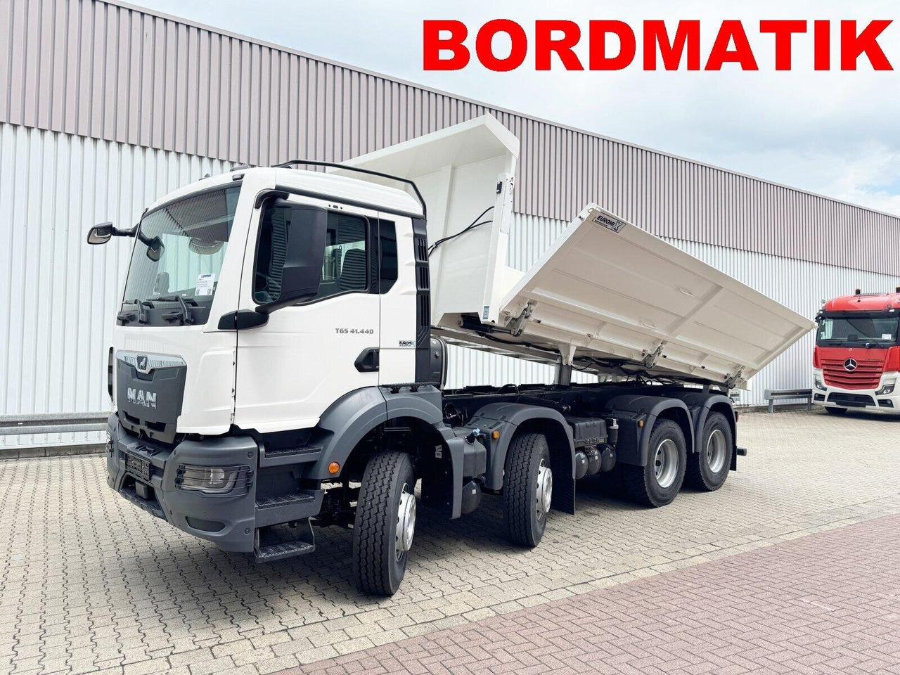 MAN TGS 41.440 8x4 BB TGS 41.440 8x4 BB, Bordmatik, ca. 16m³ - Camión volquete: foto 1 MAN TGS 41.440 8x4 BB TGS 41.440 8x4 BB, Bordmatik, ca. 16m³ - Camión volquete: foto 1