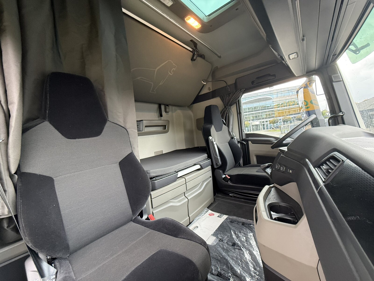 MAN TGX 26.470 6x2-4 BL TGX 26.470 6x2-4 BL, Lenk-/Liftachse, Retarder, Navi, Heckkran Atlas AK 170.2-A2 - Camión grúa, Camión caja abierta: foto 2 MAN TGX 26.470 6x2-4 BL TGX 26.470 6x2-4 BL, Lenk-/Liftachse, Retarder, Navi, Heckkran Atlas AK 170.2-A2 - Camión grúa, Camión caja abierta: foto 2