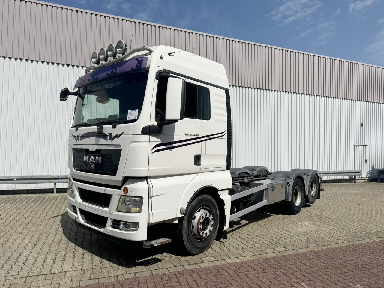 MAN TGX 28.440 6X2-2 BL TGX 28.440 6X2-2 BL, Liftachse, Motorabtrieb - Camión chasis: foto 1 MAN TGX 28.440 6X2-2 BL TGX 28.440 6X2-2 BL, Liftachse, Motorabtrieb - Camión chasis: foto 1