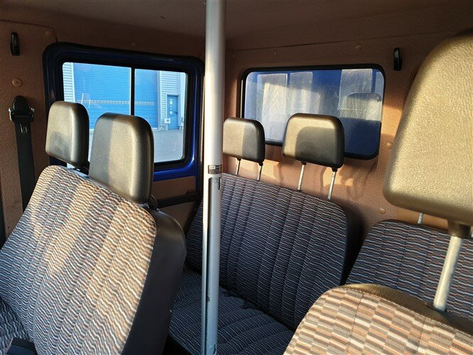 Mercedes-Benz 508 D 4x2 Doka 508 D 4x2 Doka, EX-THW - Camión lona: foto 4 Mercedes-Benz 508 D 4x2 Doka 508 D 4x2 Doka, EX-THW - Camión lona: foto 4