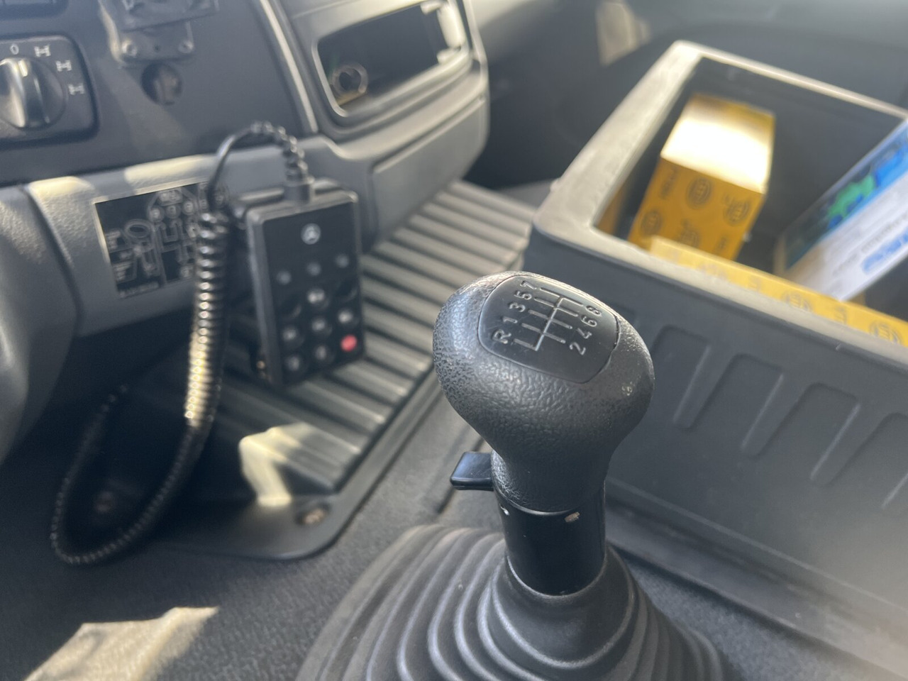 Mercedes-Benz Actros 2032 LA 4x4 Actros 2032 LA 4x4/ Rdstand 3.600 mm - Camión chasis: foto 4 Mercedes-Benz Actros 2032 LA 4x4 Actros 2032 LA 4x4/ Rdstand 3.600 mm - Camión chasis: foto 4