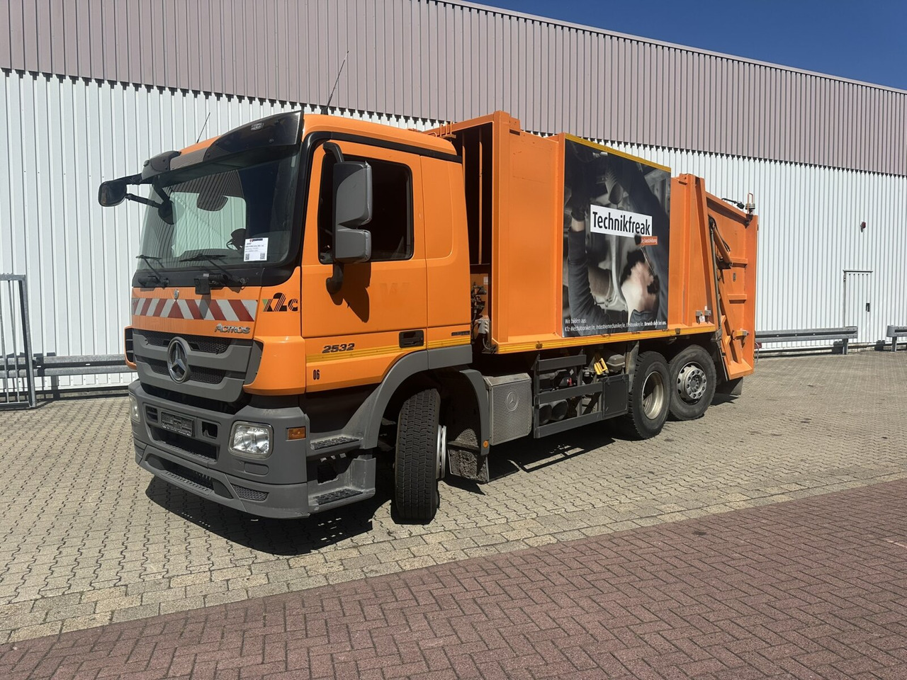Mercedes-Benz Actros 2532 L 6x2 Actros 2532/41 L 6x2, EEV, Lenkachse, Haller X2C M21, Zöller-Schüttung - Camión de basura: foto 1 Mercedes-Benz Actros 2532 L 6x2 Actros 2532/41 L 6x2, EEV, Lenkachse, Haller X2C M21, Zöller-Schüttung - Camión de basura: foto 1