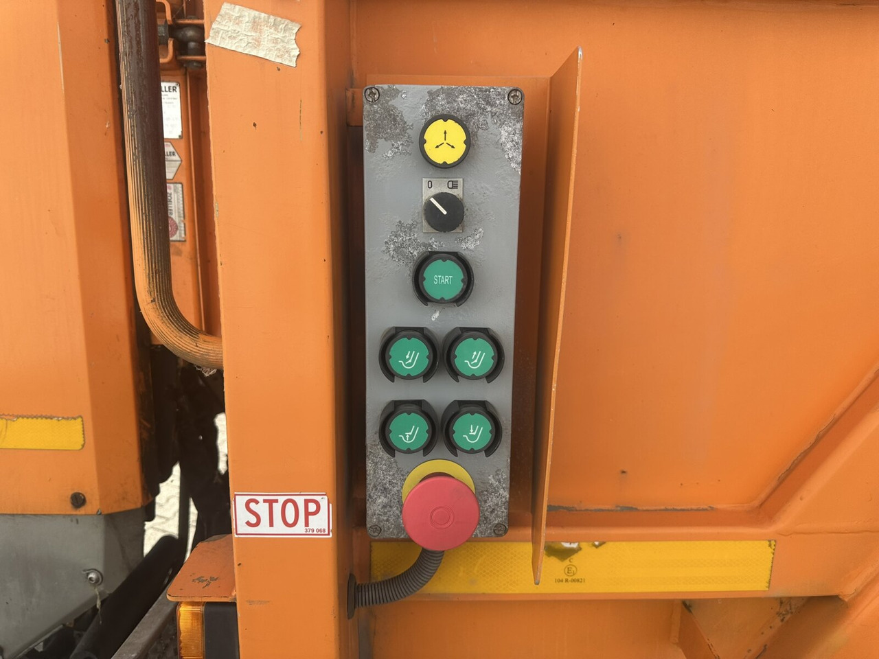 Mercedes-Benz Actros 2532 L 6x2 Actros 2532/41 L 6x2, EEV, Lenkachse, Haller X2C M21, Zöller-Schüttung - Camión de basura: foto 4 Mercedes-Benz Actros 2532 L 6x2 Actros 2532/41 L 6x2, EEV, Lenkachse, Haller X2C M21, Zöller-Schüttung - Camión de basura: foto 4