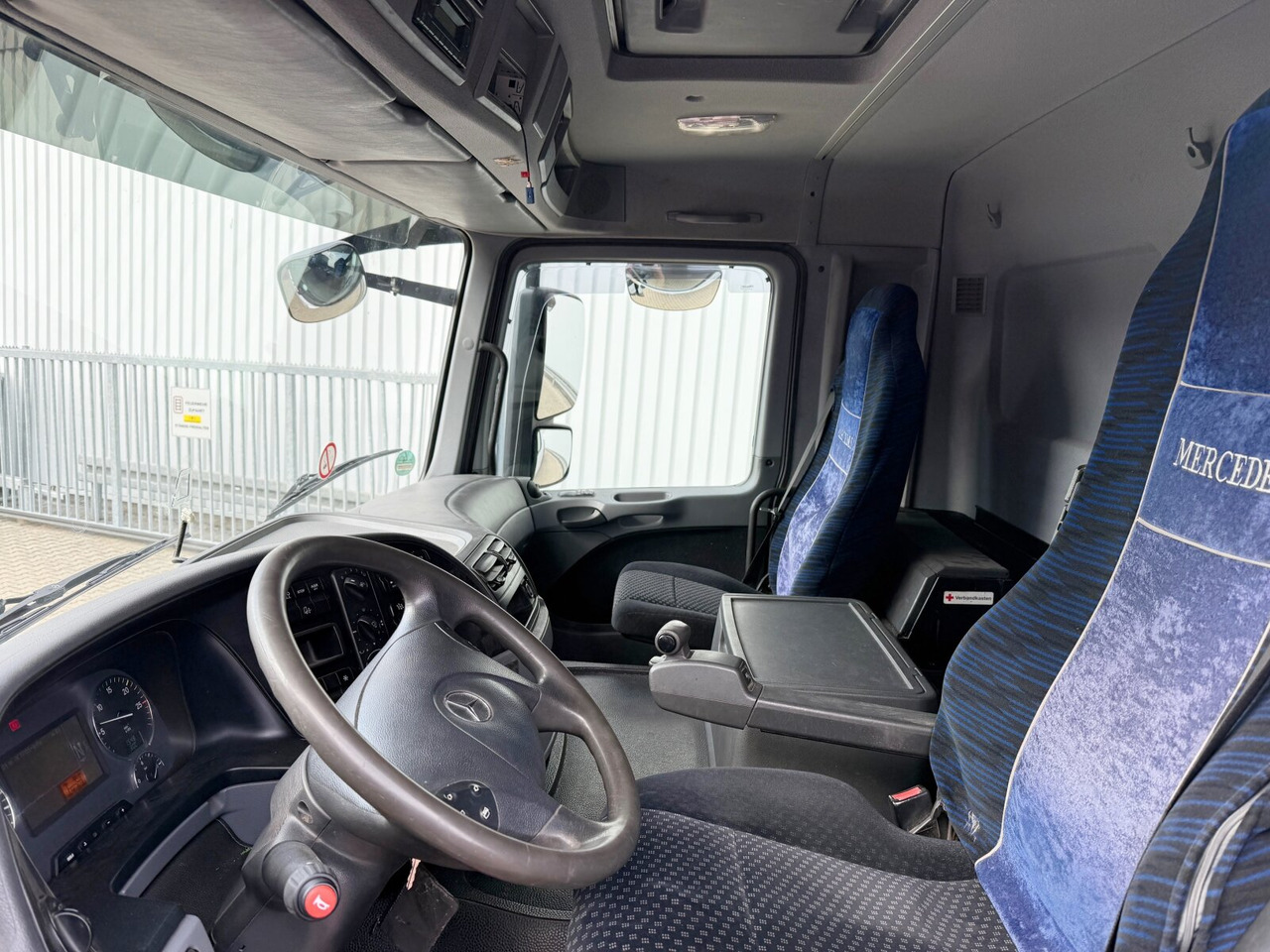 Mercedes-Benz Actros 2532 L 6x2 Actros 2532 L 6x2, Liftachse, Kran Hiab 244EP-5 HiDuo, Funk - Camión grúa, Camión caja abierta: foto 3 Mercedes-Benz Actros 2532 L 6x2 Actros 2532 L 6x2, Liftachse, Kran Hiab 244EP-5 HiDuo, Funk - Camión grúa, Camión caja abierta: foto 3