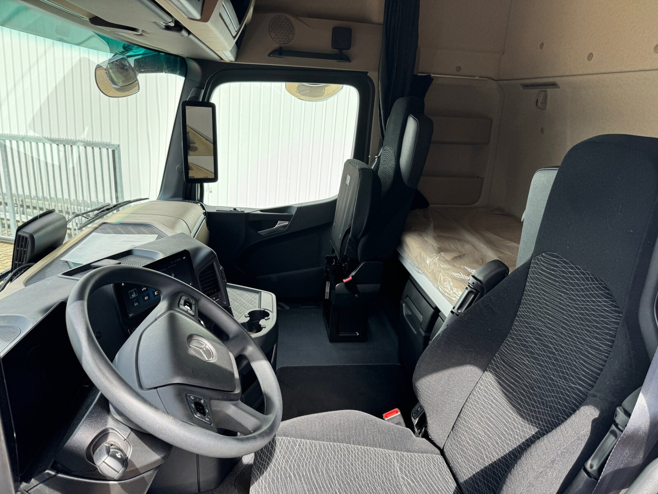 Mercedes-Benz Actros 2548 L 6x2 Actros 2548 L 6x2, Retarder, Lenk-/Liftachse, Navi, MirrorCam, MultimediaCockpit - Camión chasis: foto 3 Mercedes-Benz Actros 2548 L 6x2 Actros 2548 L 6x2, Retarder, Lenk-/Liftachse, Navi, MirrorCam, MultimediaCockpit - Camión chasis: foto 3