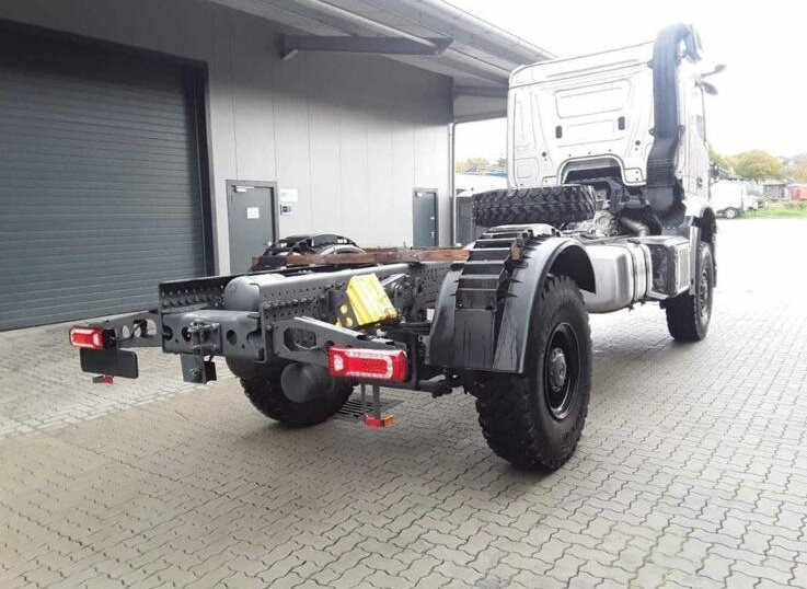 Mercedes-Benz Arocs 2053 A 4x4 Arocs 2053 A 4x4, Grounder, MirrorCam, Multimedia Cockpit, Navi - Camión chasis: foto 5 Mercedes-Benz Arocs 2053 A 4x4 Arocs 2053 A 4x4, Grounder, MirrorCam, Multimedia Cockpit, Navi - Camión chasis: foto 5