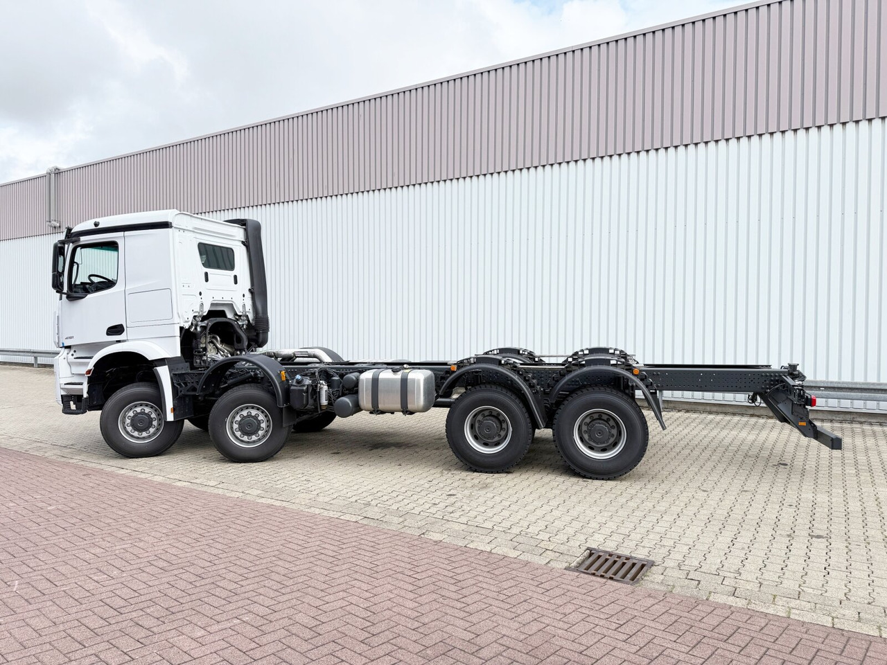 Camión multibasculante nuevo Mercedes-Benz Arocs 4151 AK 8x8/4 Arocs 4151 AK 8x8/4, Hiab Abrollanlage Ultima 26S59, Retarder, Navi, MultimediaCockpit,: foto 13