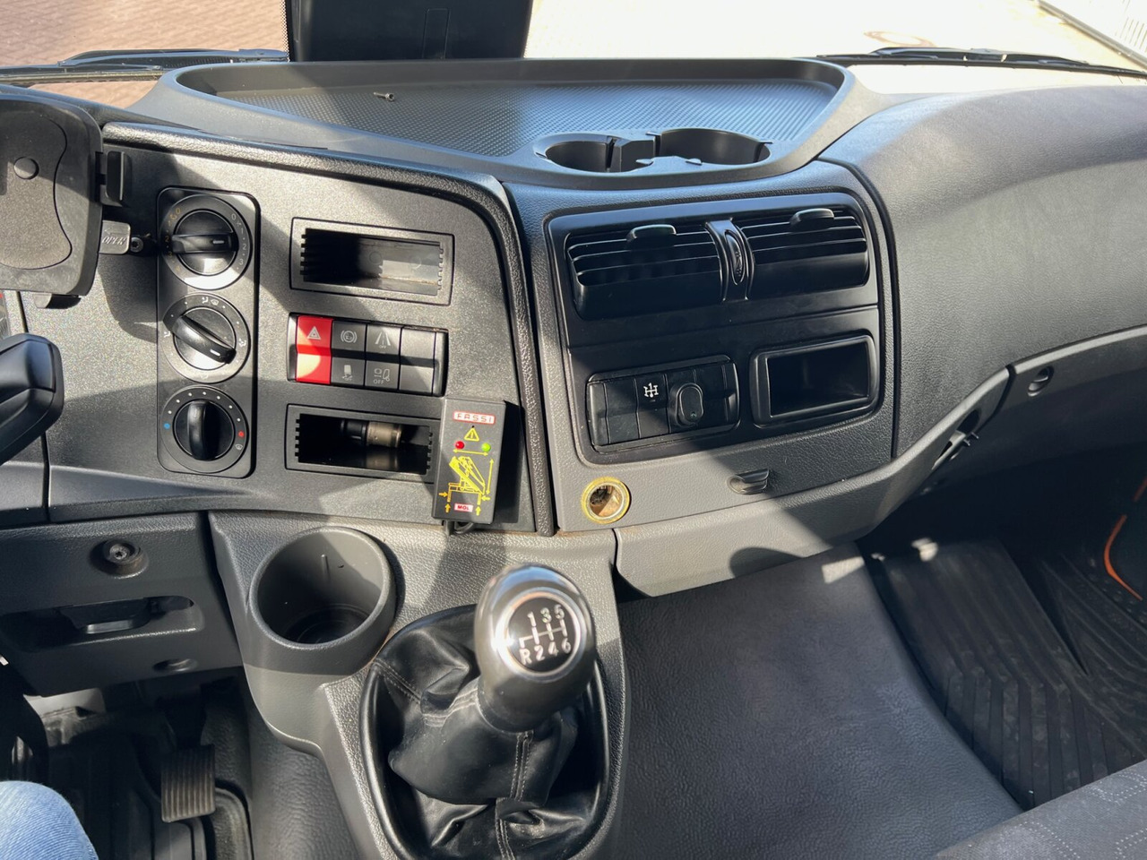 Camión grúa, Camión caja abierta Mercedes-Benz Atego 1023 L 4x2 Atego 1023 L 4x2 mit Kran Fassi F85B.0.21: foto 7 Camión grúa, Camión caja abierta Mercedes-Benz Atego 1023 L 4x2 Atego 1023 L 4x2 mit Kran Fassi F85B.0.21: foto 7