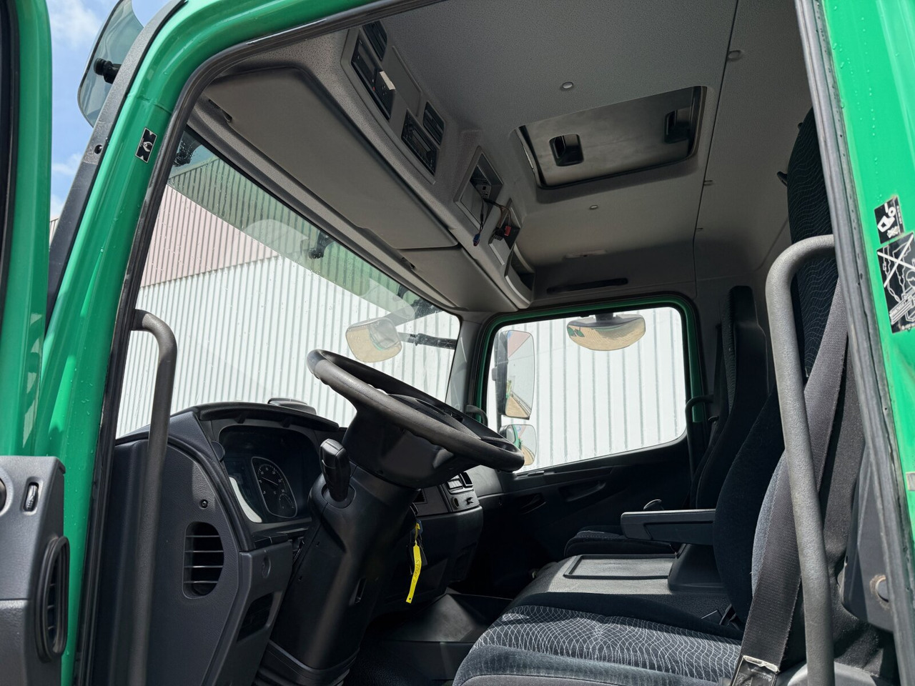 Mercedes-Benz Atego 1524 K 4x2 Atego 1524 K 4x2 - Camión volquete: foto 3 Mercedes-Benz Atego 1524 K 4x2 Atego 1524 K 4x2 - Camión volquete: foto 3