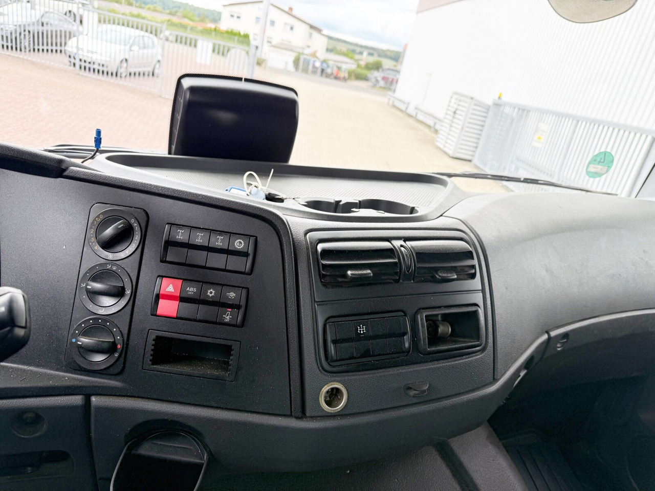 Mercedes-Benz Atego 1530 AK 4x4 Atego 1530 AK 4x4 - Camión volquete: foto 5 Mercedes-Benz Atego 1530 AK 4x4 Atego 1530 AK 4x4 - Camión volquete: foto 5