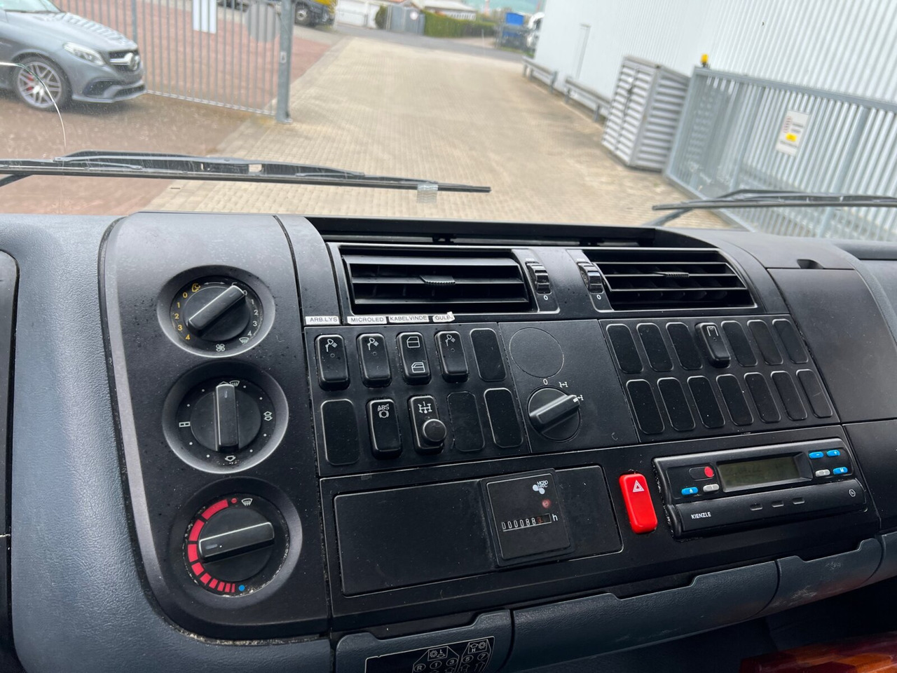 Mercedes-Benz Atego 2628 K 6x4 Atego 2628 K 6x4, 6-Zylinder - Camión chasis: foto 5 Mercedes-Benz Atego 2628 K 6x4 Atego 2628 K 6x4, 6-Zylinder - Camión chasis: foto 5