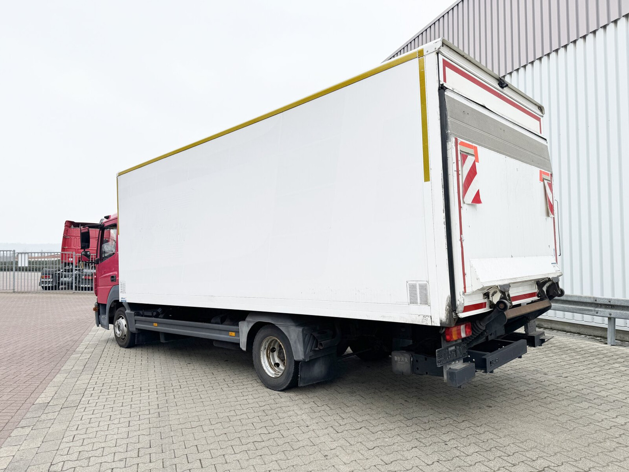 Camión caja cerrada Mercedes-Benz Atego 816 4x2 Atego 816 4x2 mit LBW BÄR: foto 12