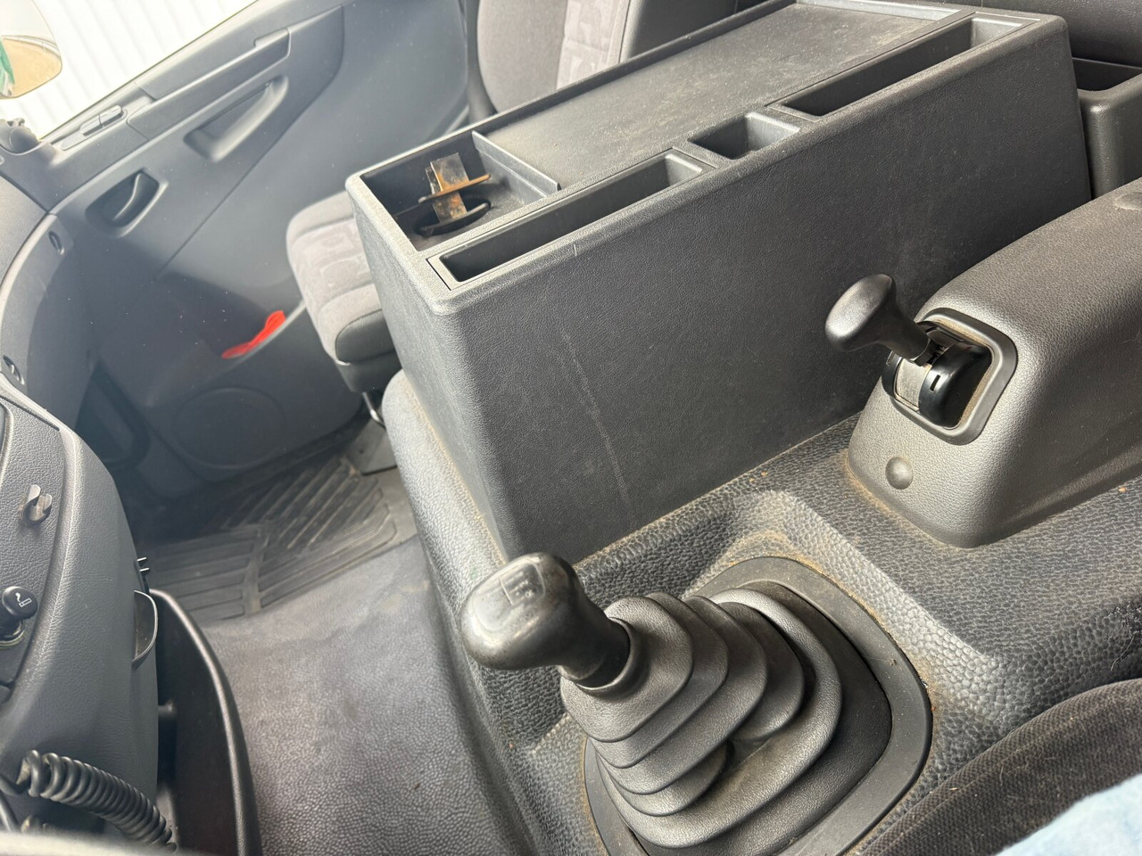 Camión caja cerrada Mercedes-Benz Atego 818 L 4x2 Atego 818 L 4x2, Getränkekoffer, 2x AHK: foto 6