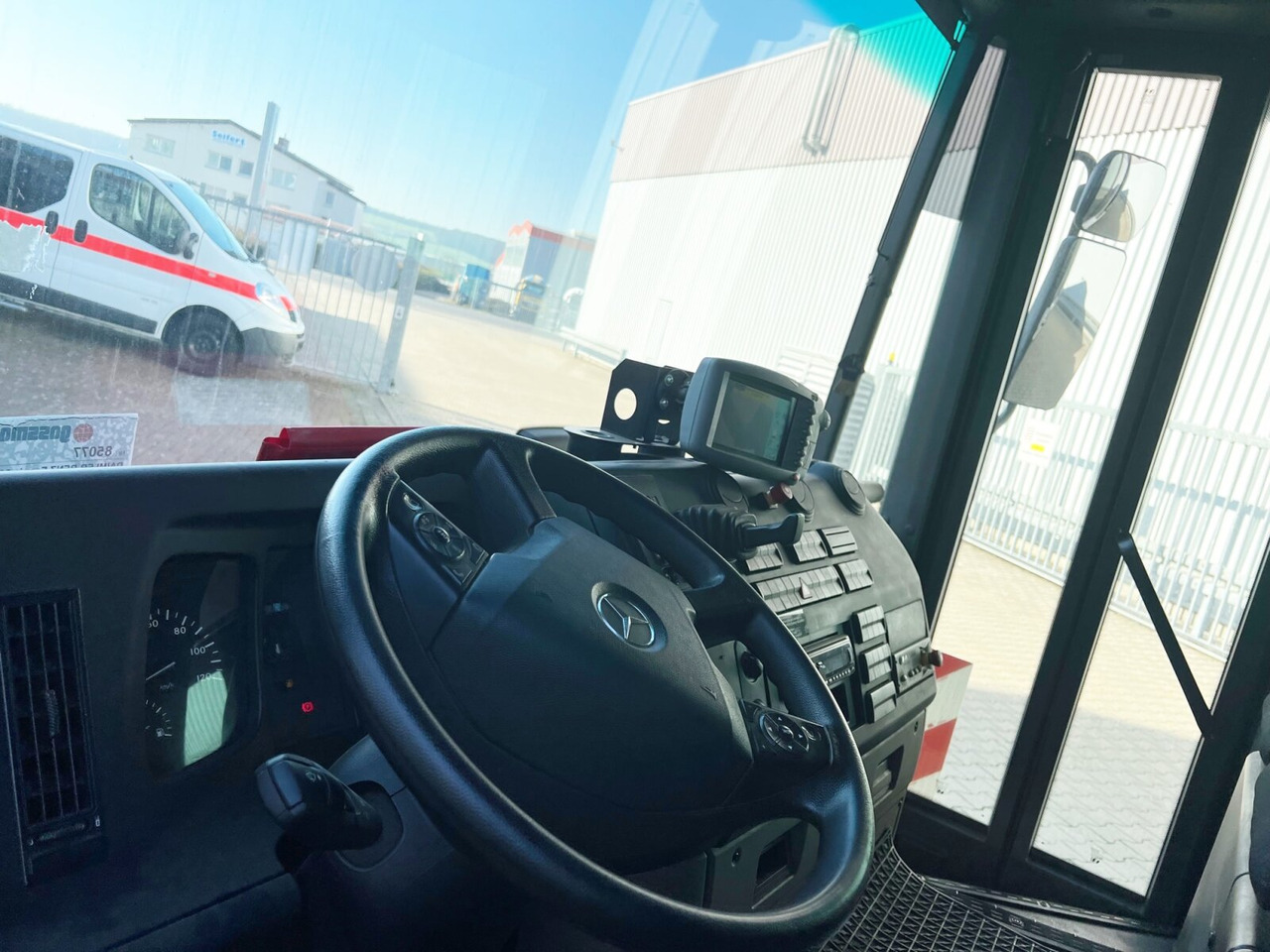 Mercedes-Benz Econic 2635 LL 6x2/4 NLA Econic 2635 LL 6x2/4 NLA, Lenkachse, FAUN Rotopress 521L, Zöller-Schüttung - Camión chasis: foto 5 Mercedes-Benz Econic 2635 LL 6x2/4 NLA Econic 2635 LL 6x2/4 NLA, Lenkachse, FAUN Rotopress 521L, Zöller-Schüttung - Camión chasis: foto 5