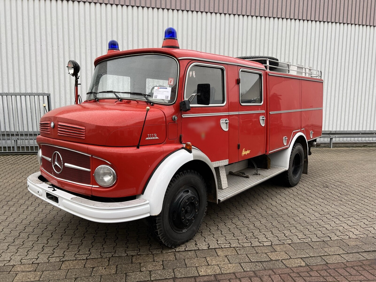 Mercedes-Benz LF 1113 B 4x2 Doka LF 1113 B 4x2 Doka, TLF 16/25 - Camión de bomberos: foto 1 Mercedes-Benz LF 1113 B 4x2 Doka LF 1113 B 4x2 Doka, TLF 16/25 - Camión de bomberos: foto 1