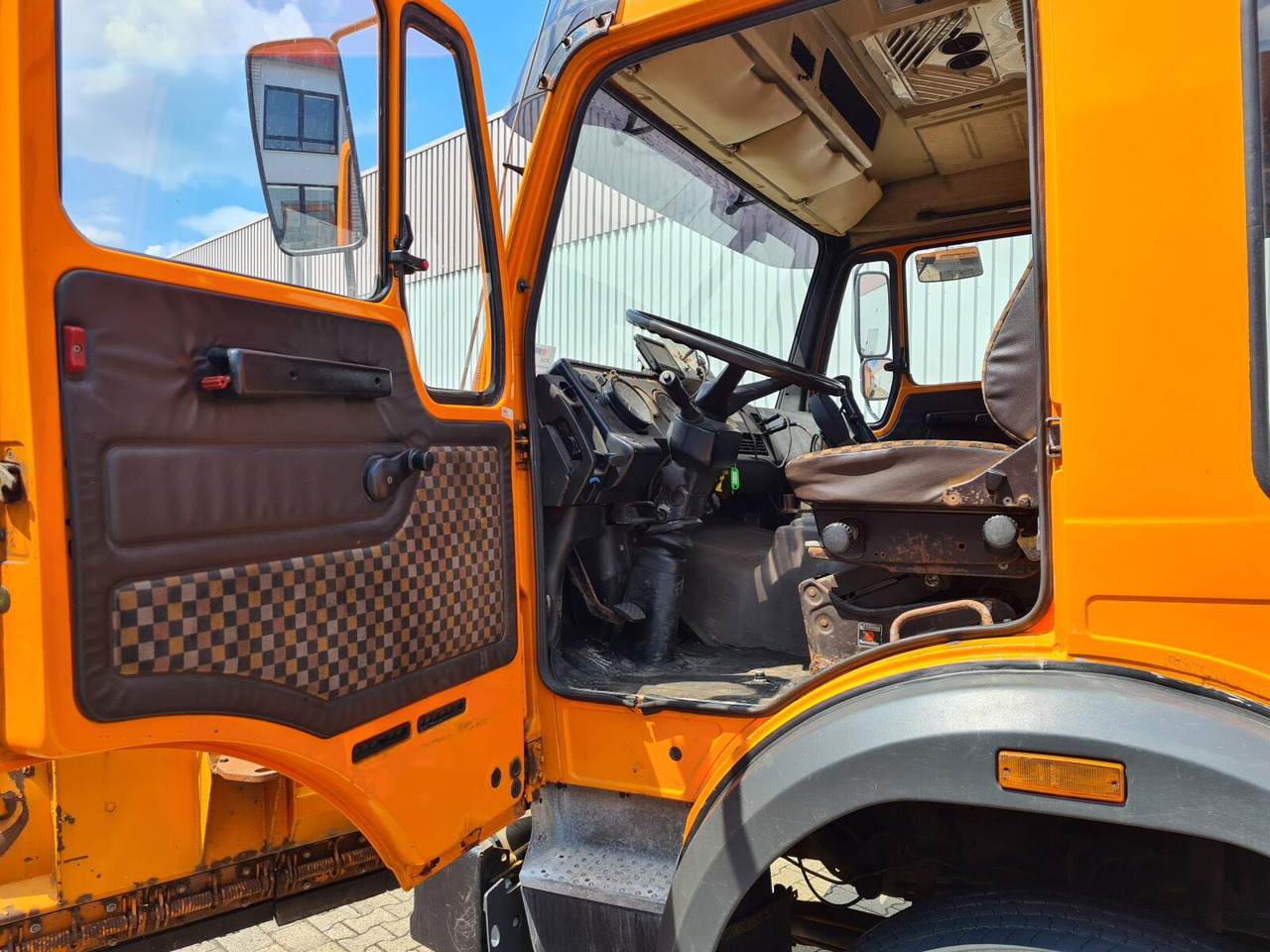 Mercedes-Benz NG 1928 A 4x4 NG 1928 A 4x4, V8-Motor, Standklima, Winterdienstaustattung - Camión chasis: foto 2 Mercedes-Benz NG 1928 A 4x4 NG 1928 A 4x4, V8-Motor, Standklima, Winterdienstaustattung - Camión chasis: foto 2