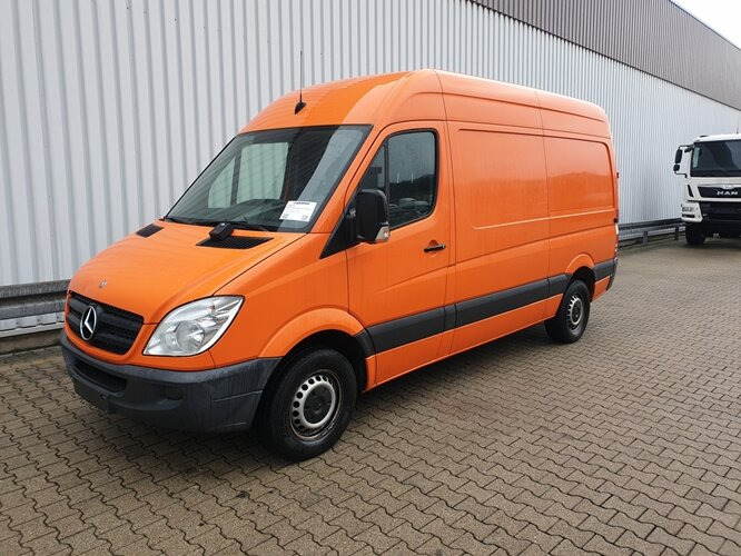 Mercedes-Benz Sprinter 313 KA 4x2 Sprinter 313 KA 4x2 - Furgón: foto 1 Mercedes-Benz Sprinter 313 KA 4x2 Sprinter 313 KA 4x2 - Furgón: foto 1