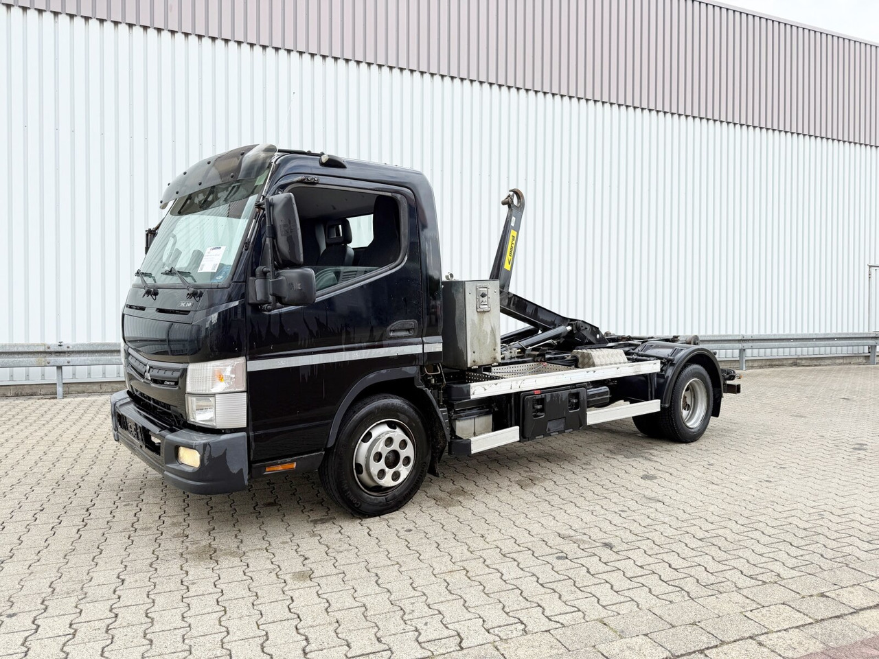 Mitsubishi Canter Fuso 9C18 4x2 Canter Fuso 9C18 4x2, Marrel City Abrollanlage - Camión multibasculante: foto 1 Mitsubishi Canter Fuso 9C18 4x2 Canter Fuso 9C18 4x2, Marrel City Abrollanlage - Camión multibasculante: foto 1