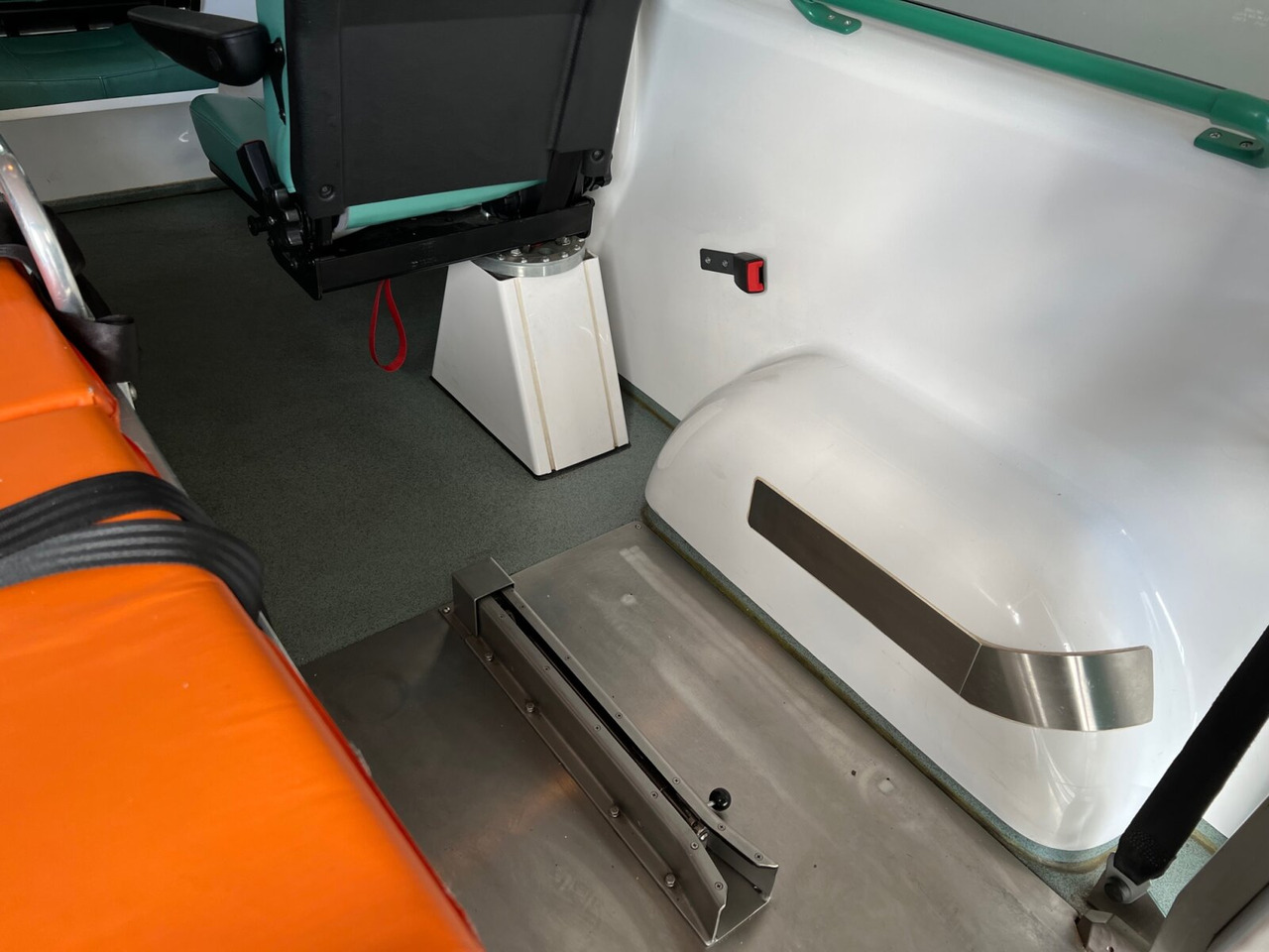 Ambulancia Renault Trafik 2.0 dCi115 4x2 Trafik 2.0 dCi115 4x2, Krankentransporter: foto 13