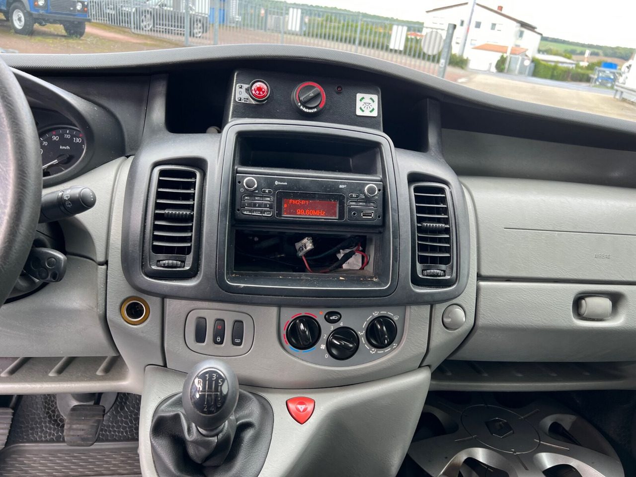 Ambulancia Renault Trafik 2.0 dCi115 4x2 Trafik 2.0 dCi115 4x2, Krankentransporter: foto 7