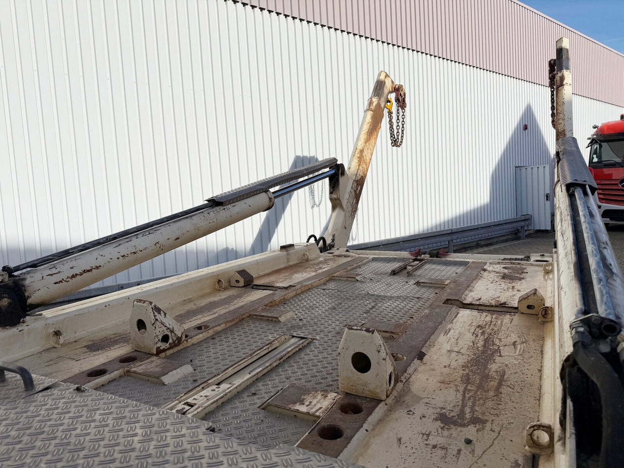 Scania P 320/400 6x2-4 P 320/400 6x2-4, Lenk-/Liftachse, Tele-Absetzanlage, Funk - Camión portacontenedor de cadenas: foto 2 Scania P 320/400 6x2-4 P 320/400 6x2-4, Lenk-/Liftachse, Tele-Absetzanlage, Funk - Camión portacontenedor de cadenas: foto 2