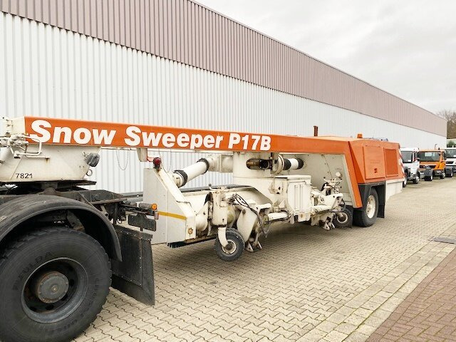 Snow Sweeper P17B Snow Sweeper P17B, V8-Motor, Kehrblasgerät, 4x Vorhanden! - Barredora industrial, Camión: foto 1 Snow Sweeper P17B Snow Sweeper P17B, V8-Motor, Kehrblasgerät, 4x Vorhanden! - Barredora industrial, Camión: foto 1