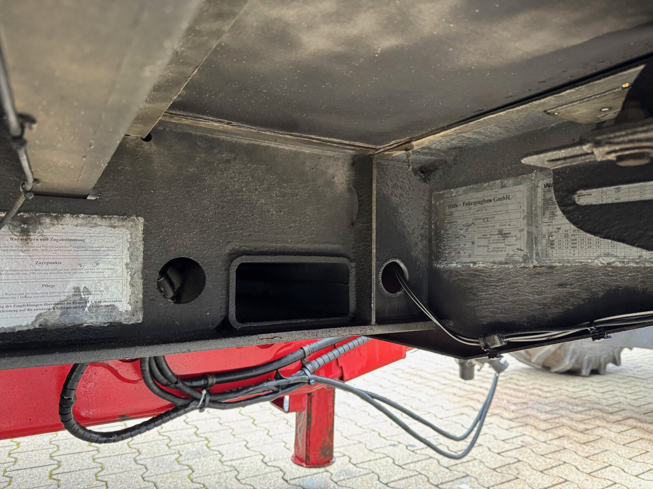 ZHP 24-32 RUFA ZHP 24-32, TwistLock-Verriegelungen, Verzinkt - Remolque plataforma/ Caja abierta: foto 4 ZHP 24-32 RUFA ZHP 24-32, TwistLock-Verriegelungen, Verzinkt - Remolque plataforma/ Caja abierta: foto 4