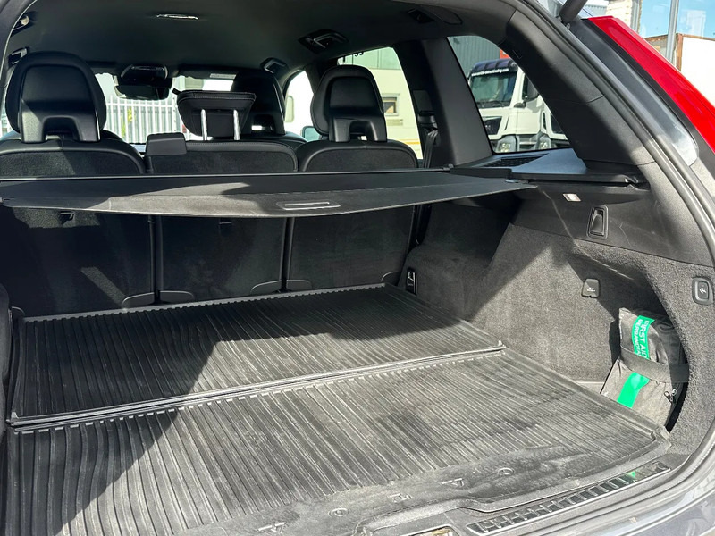 Volvo XC90 B5 AWD + R-DESIGN + FULL LEATHER + 360 CAMERA + NAVI + AHK + HARMAN KARDON - SUV/ Todoterreno: foto 4 Volvo XC90 B5 AWD + R-DESIGN + FULL LEATHER + 360 CAMERA + NAVI + AHK + HARMAN KARDON - SUV/ Todoterreno: foto 4