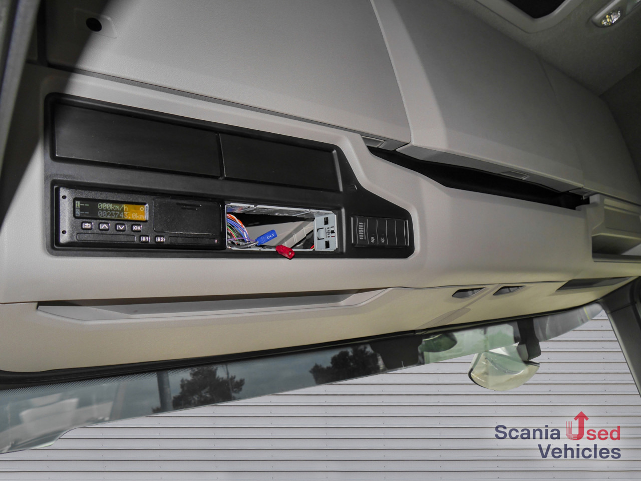 SCANIA R 460 B6x2*4NA - SUPER - PALFINGER PH T 20 - Camión multibasculante: foto 4 SCANIA R 460 B6x2*4NA - SUPER - PALFINGER PH T 20 - Camión multibasculante: foto 4