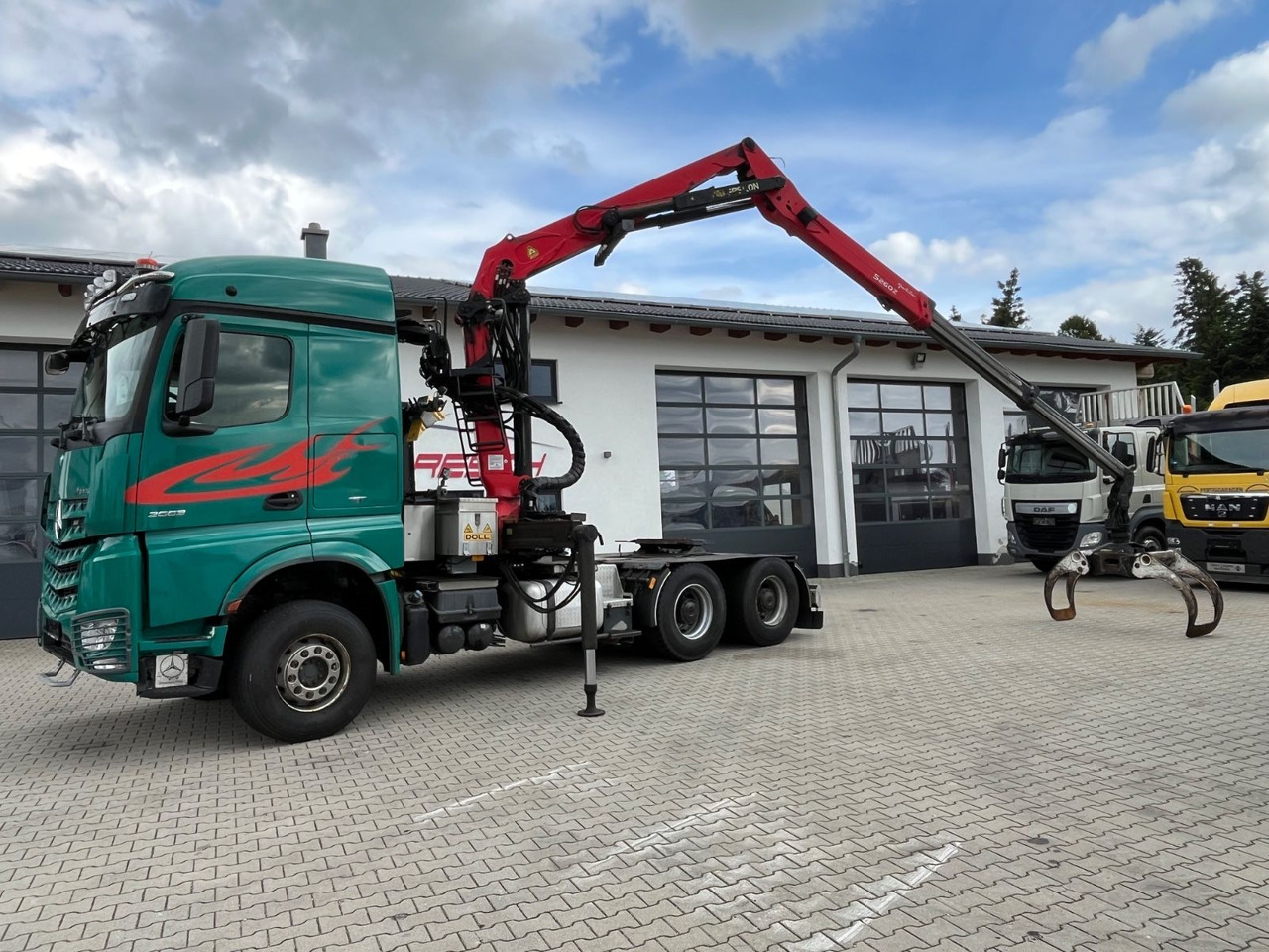 Mercedes-Benz Arocs 2663 6x4 mit Epsilon S260Z Langholzkran - Cabeza tractora: foto 1 Mercedes-Benz Arocs 2663 6x4 mit Epsilon S260Z Langholzkran - Cabeza tractora: foto 1