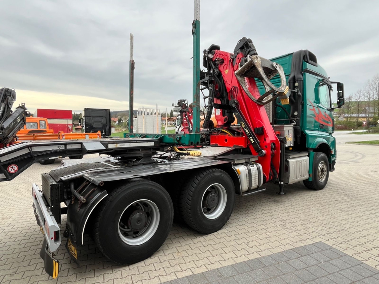 Mercedes-Benz Arocs 2663 6x4 mit Epsilon S260Z Langholzkran - Cabeza tractora: foto 3 Mercedes-Benz Arocs 2663 6x4 mit Epsilon S260Z Langholzkran - Cabeza tractora: foto 3