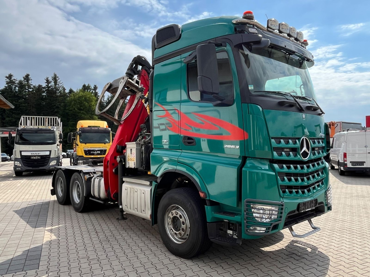 Mercedes-Benz Arocs 2663 6x4 mit Epsilon S260Z Langholzkran - Cabeza tractora: foto 4 Mercedes-Benz Arocs 2663 6x4 mit Epsilon S260Z Langholzkran - Cabeza tractora: foto 4