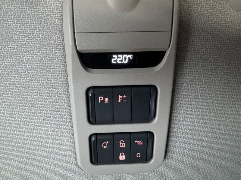 Cabeza tractora DAF XF 480 SC / 2 Tanks / 2 Beds / Refrigerator: foto 14