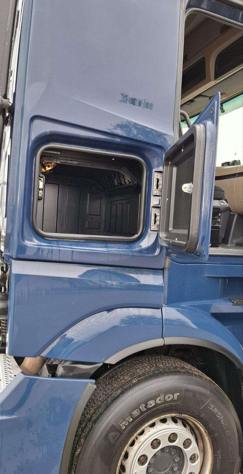 Mercedes-Benz Actros - Cabeza tractora: foto 4 Mercedes-Benz Actros - Cabeza tractora: foto 4
