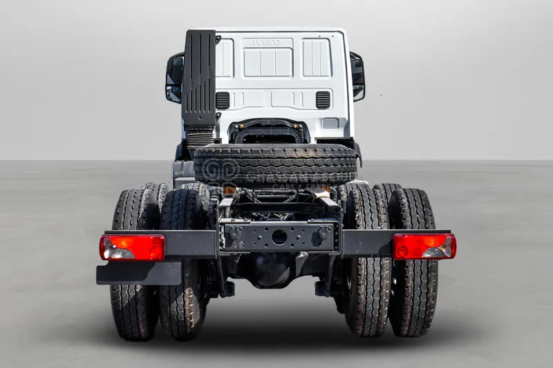 Iveco T-WAY AT380T47H 6x4 R24 Tyres Chassis - Barcelona Stock - Camión chasis: foto 5 Iveco T-WAY AT380T47H 6x4 R24 Tyres Chassis - Barcelona Stock - Camión chasis: foto 5