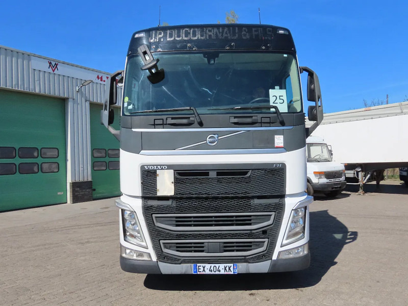 Volvo FH 460 YV2RTY0A3JB867622, FRIGO, 2X FUEL TANK, frigo, EURO6 - Cabeza tractora: foto 3 Volvo FH 460 YV2RTY0A3JB867622, FRIGO, 2X FUEL TANK, frigo, EURO6 - Cabeza tractora: foto 3