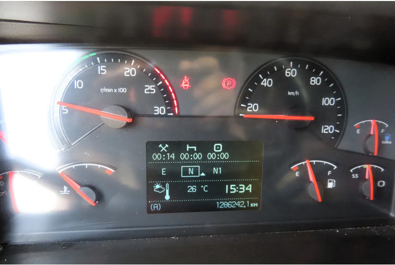 Cabeza tractora Volvo FH 460 vin: YV2AG20A6EB677978 2X FUEL TANK, PARKING CLIMA, FRIGO: foto 13