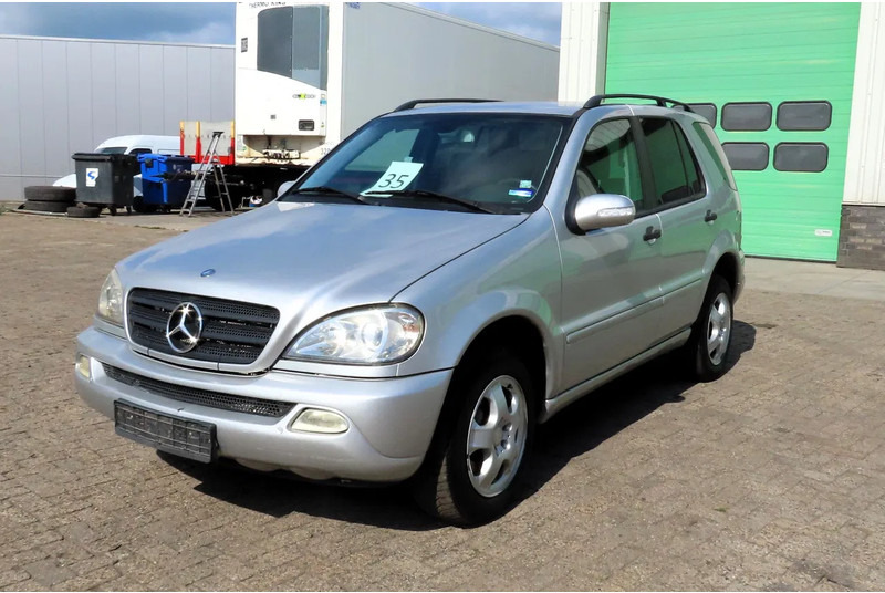 Mercedes-Benz M-Klasse ML ML 270. for export, 5 seats, real leather, Climate - SUV/ Todoterreno: foto 2 Mercedes-Benz M-Klasse ML ML 270. for export, 5 seats, real leather, Climate - SUV/ Todoterreno: foto 2